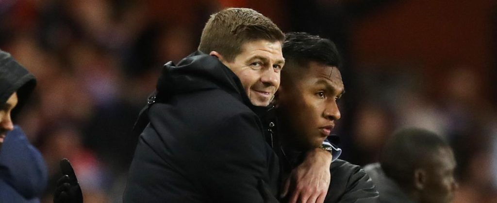 Steven Gerrard et Alfredo Morelos